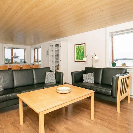 度假居 Seaside Retreat In Hvalpsund-by Traum *