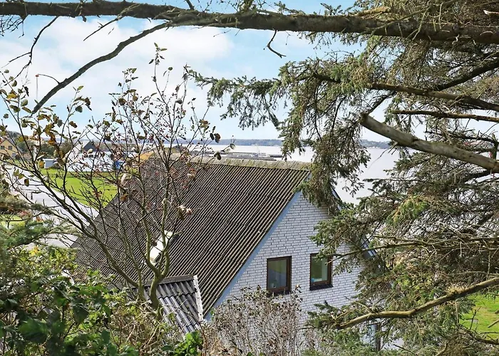 Seaside Retreat In Hvalpsund-by Traum Ferienhaus Farsø
